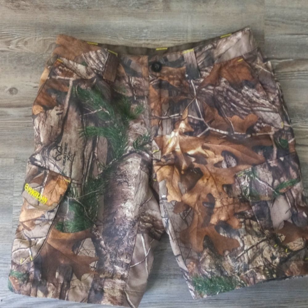 🔴2/$20 Magellen Camo Medium 10/12 Lightweight Camo Polyester Cargo shorts